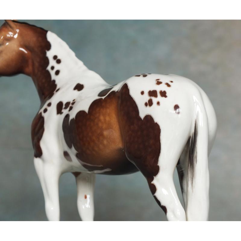 Beswick 1772 Large Thoroughbred - Pinto