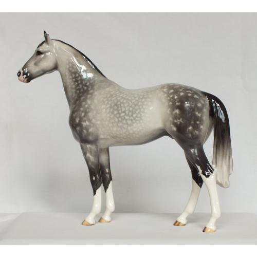Goebel Hunter / Thoroughbred mold - Dapple Grey